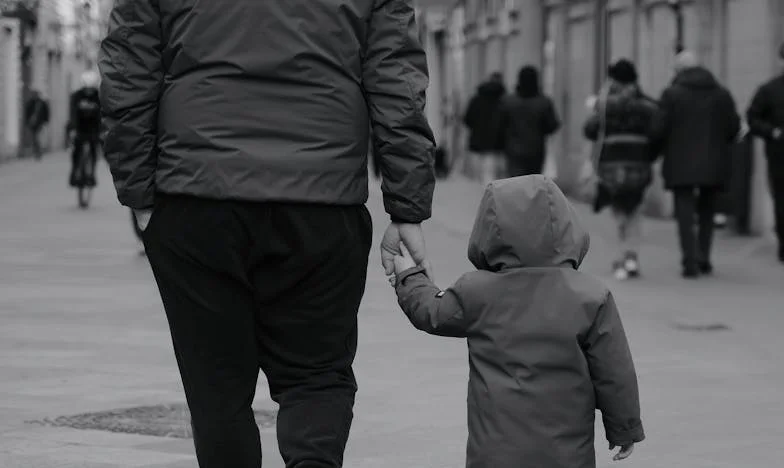 A Reforma que Me Tirou Tudo: A História de uma Mãe Sozinha à Mesa