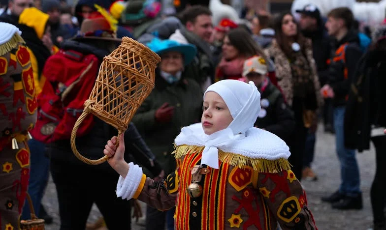 Portas Fechadas: Sinto-me uma Estranha na Vida Deles